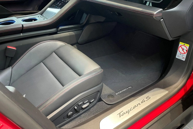 Porsche Taycan cena 554500 przebieg: 4900, rok produkcji 2022 z Borek Wielkopolski małe 596